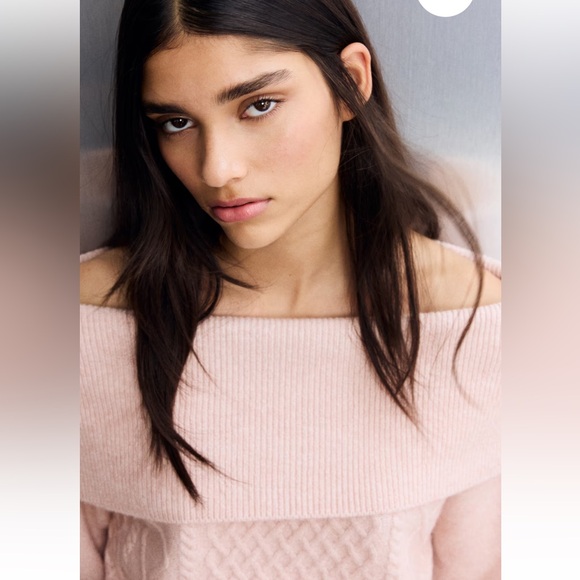 H&M OFF-THE-SHOULDER SWEATER - Picture 2 of 8